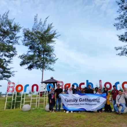 Acara Penyegaran untuk Perangkat Desa dan BPD Desa Mataraman di Pantai Borneo Jorong